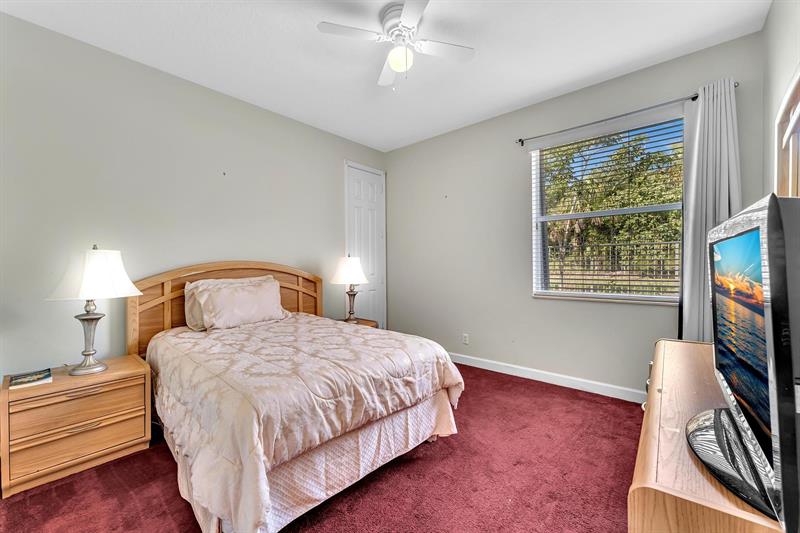 Image 20 of 46 For 755 River Bend Cir