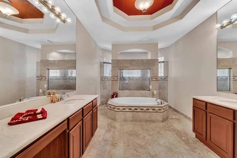 Image 26 of 46 For 755 River Bend Cir