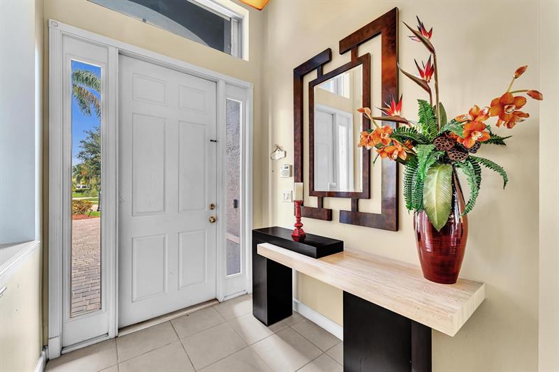 Image 7 of 46 For 755 River Bend Cir