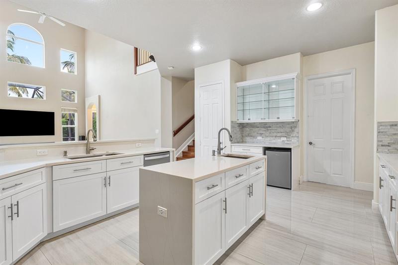 Image 15 of 48 For 864 123rd Dr