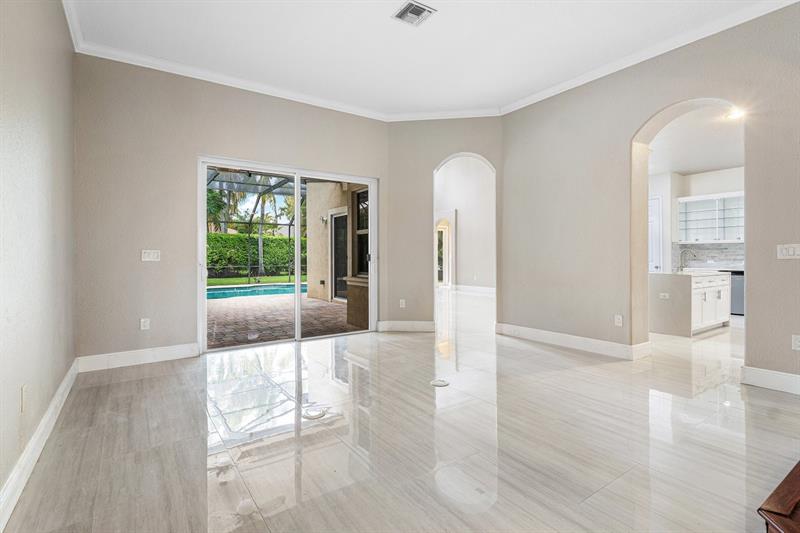 Image 19 of 48 For 864 123rd Dr