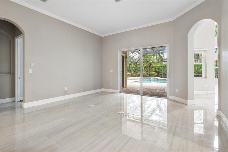 Image 21 of 48 For 864 123rd Dr