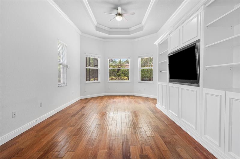 Image 28 of 48 For 864 123rd Dr