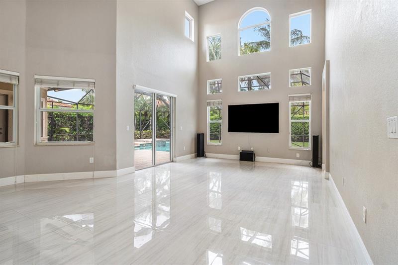Image 7 of 48 For 864 123rd Dr