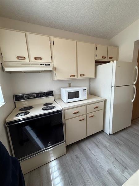 Image 14 of 21 For 9430 Boca Cove Cir  209
