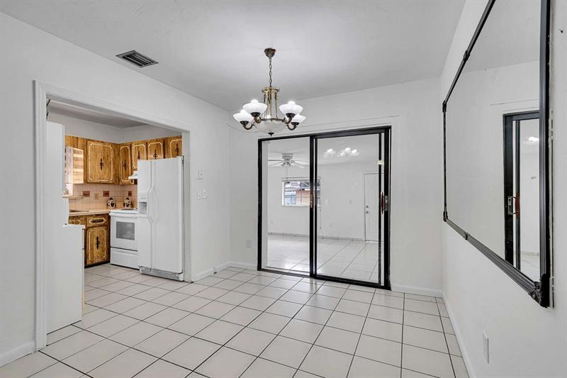 Image 9 of 25 For 415 Flagami Blvd