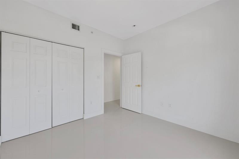 Image 15 of 31 For 1803 Flagler Dr  206