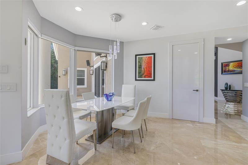 Image 11 of 65 For 10792 Pine Lodge Trl