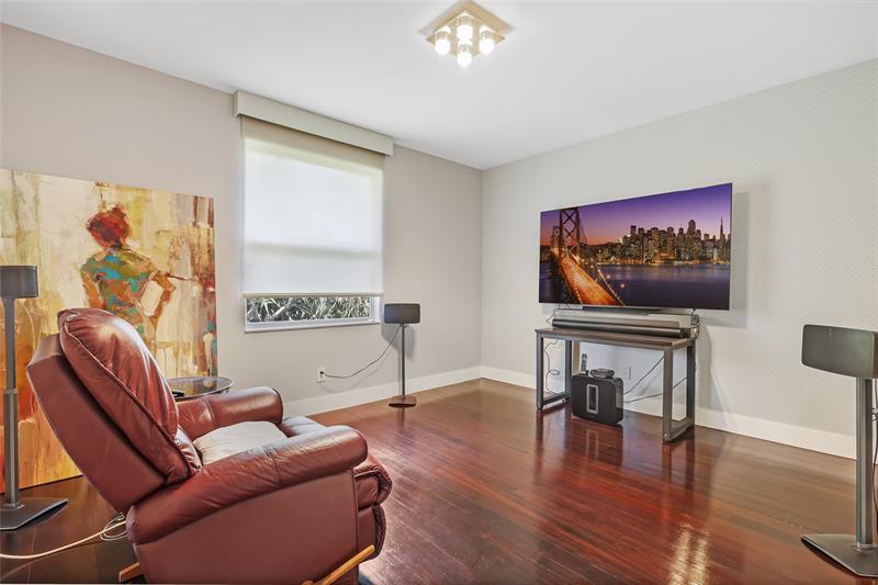 Image 30 of 65 For 10792 Pine Lodge Trl