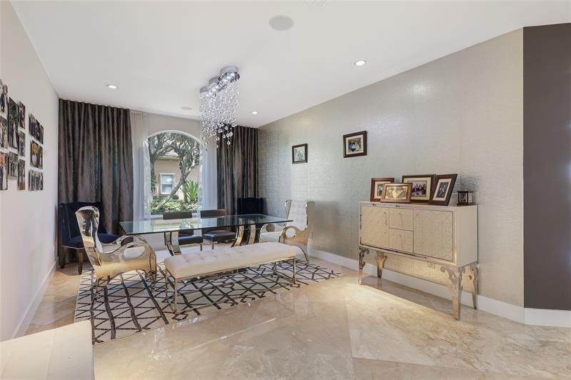 Image 6 of 65 For 10792 Pine Lodge Trl