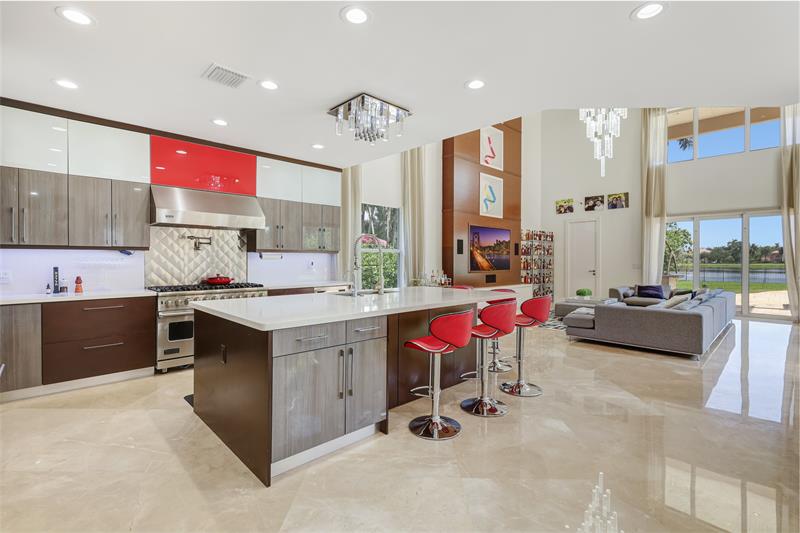 Image 7 of 65 For 10792 Pine Lodge Trl