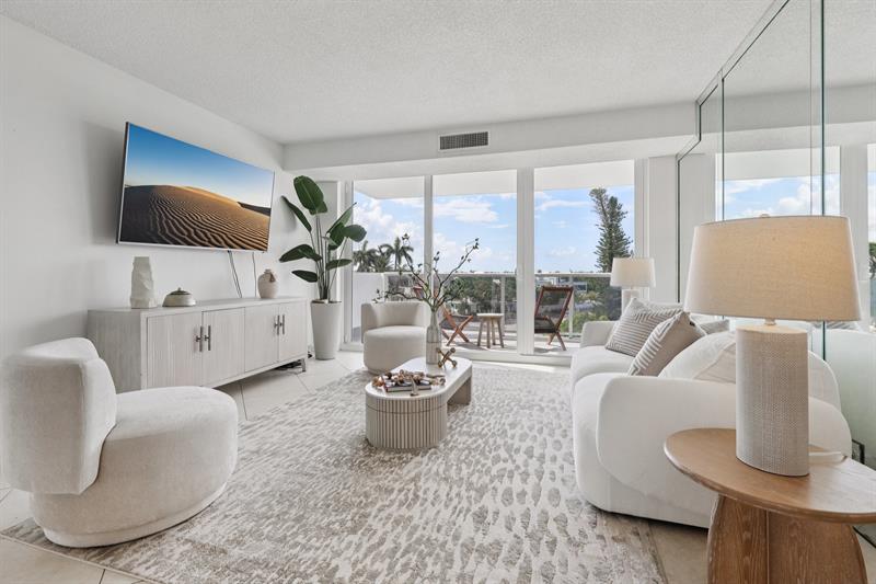 Image 11 of 48 For 2701 Ocean Blvd  4c