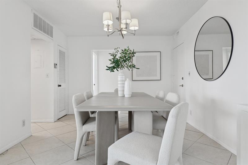 Image 17 of 48 For 2701 Ocean Blvd  4c