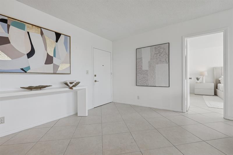 Image 24 of 48 For 2701 Ocean Blvd  4c