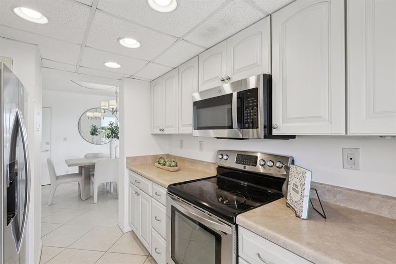 Image 7 of 48 For 2701 Ocean Blvd  4c