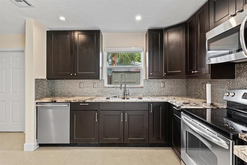 Image 10 of 29 For 2741 53rd St