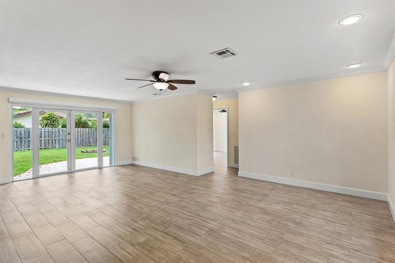 Image 11 of 29 For 2741 53rd St