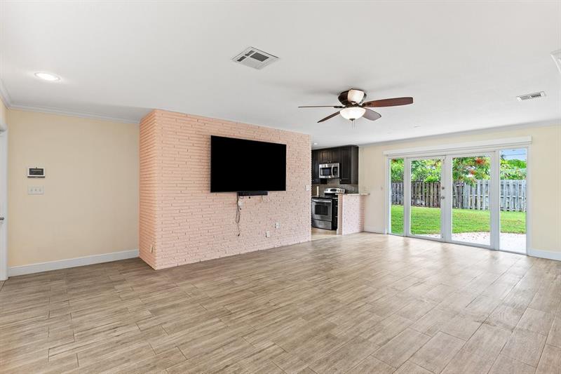 Image 12 of 29 For 2741 53rd St