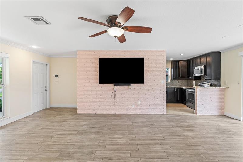 Image 15 of 29 For 2741 53rd St
