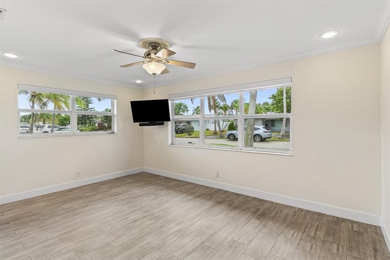 Image 19 of 29 For 2741 53rd St