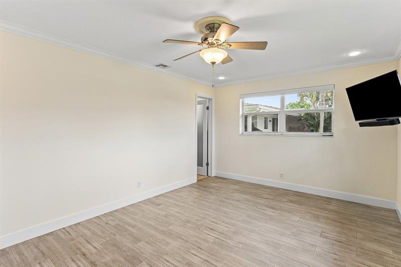 Image 20 of 29 For 2741 53rd St