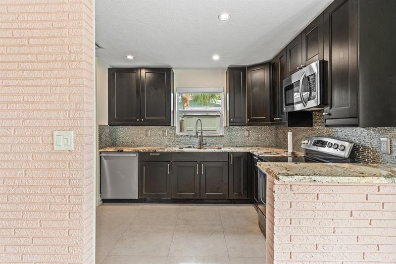 Image 7 of 29 For 2741 53rd St