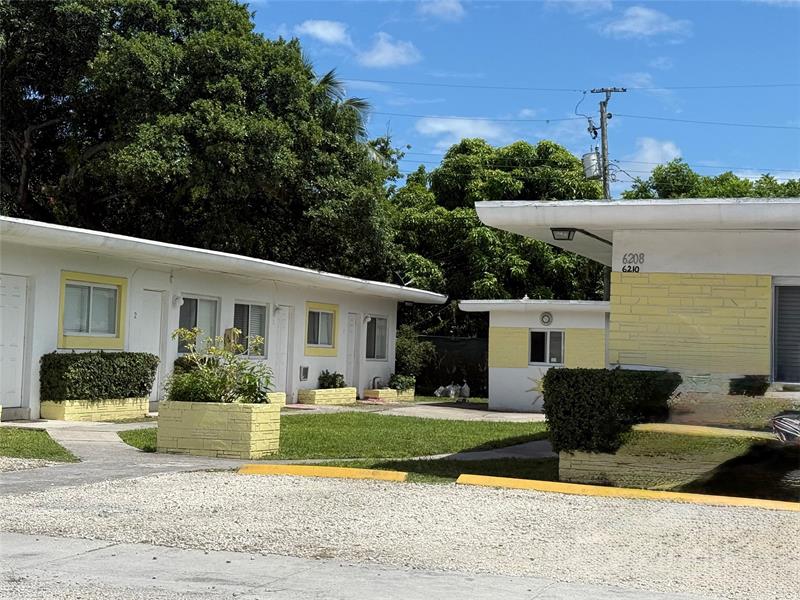 Details for 6208 Dawson St  2, Hollywood, FL 33023