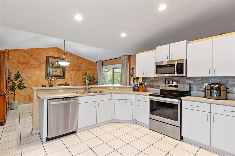 Image 20 of 65 For 9910 53rd Ct