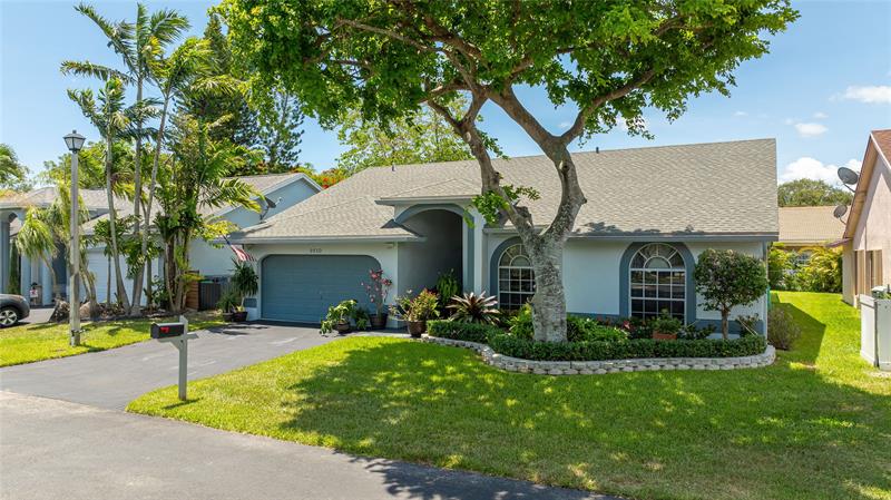 Image 4 of 65 For 9910 53rd Ct