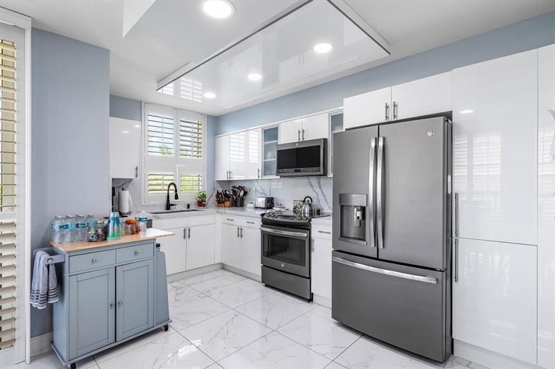 Image 19 of 62 For 610 Las Olas Blvd  517
