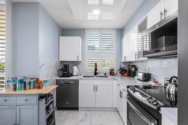 Image 20 of 62 For 610 Las Olas Blvd  517