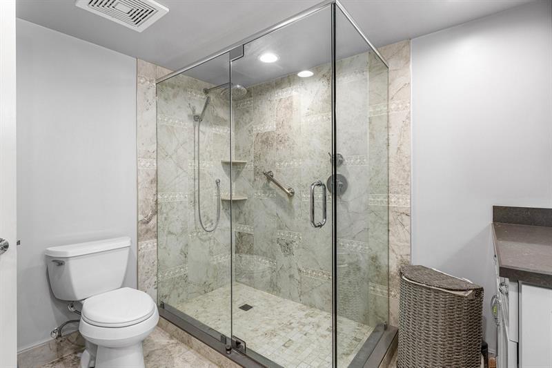 Image 26 of 62 For 610 Las Olas Blvd  517