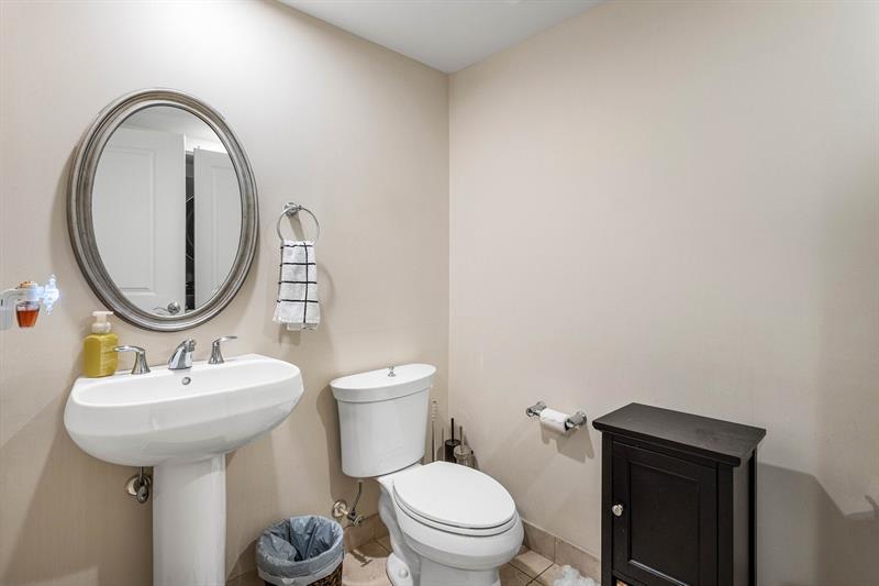 Image 32 of 62 For 610 Las Olas Blvd  517