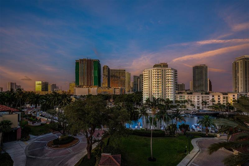 Image 40 of 62 For 610 Las Olas Blvd  517