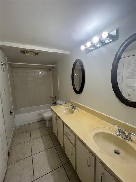 Image 10 of 24 For 4222 Inverrary Blvd  4715