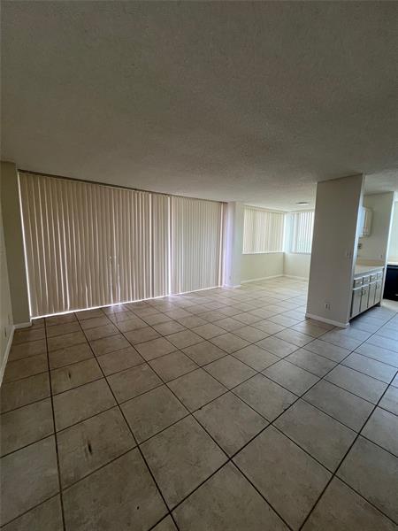 Image 6 of 24 For 4222 Inverrary Blvd  4715