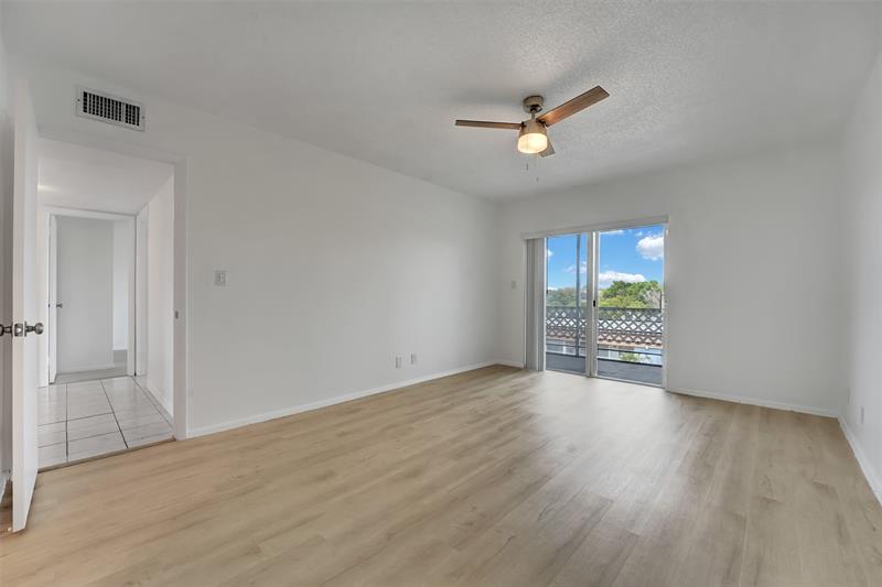 Image 12 of 28 For 6289 Lear Dr  403