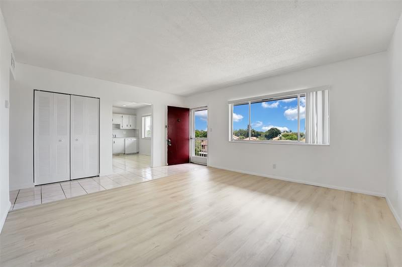 Image 4 of 28 For 6289 Lear Dr  403