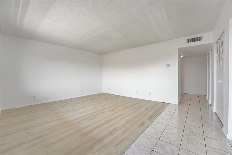 Image 5 of 28 For 6289 Lear Dr  403