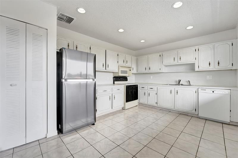Image 7 of 28 For 6289 Lear Dr  403