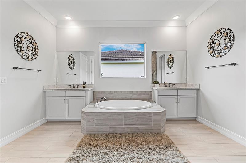 Image 17 of 51 For 9682 Captiva Cir