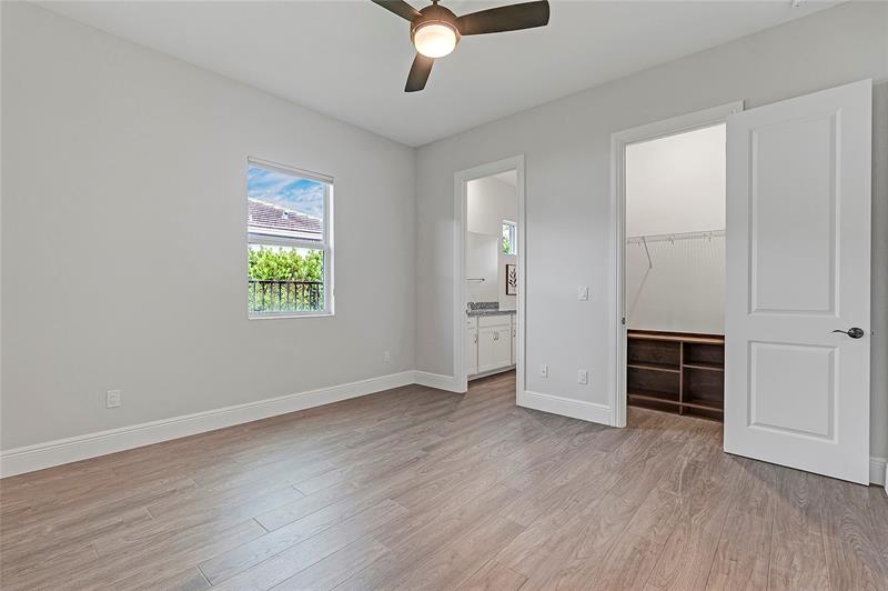 Image 23 of 51 For 9682 Captiva Cir
