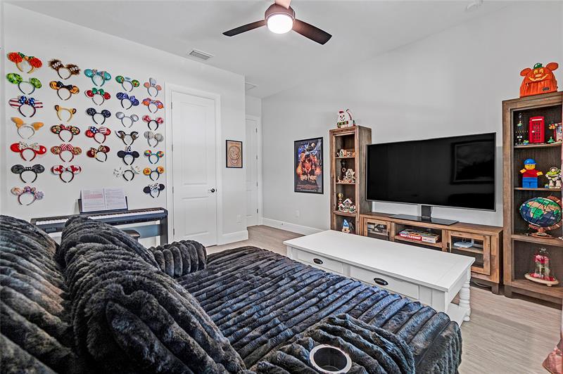 Image 27 of 51 For 9682 Captiva Cir
