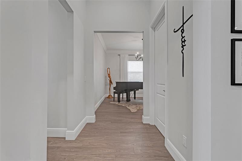 Image 31 of 51 For 9682 Captiva Cir