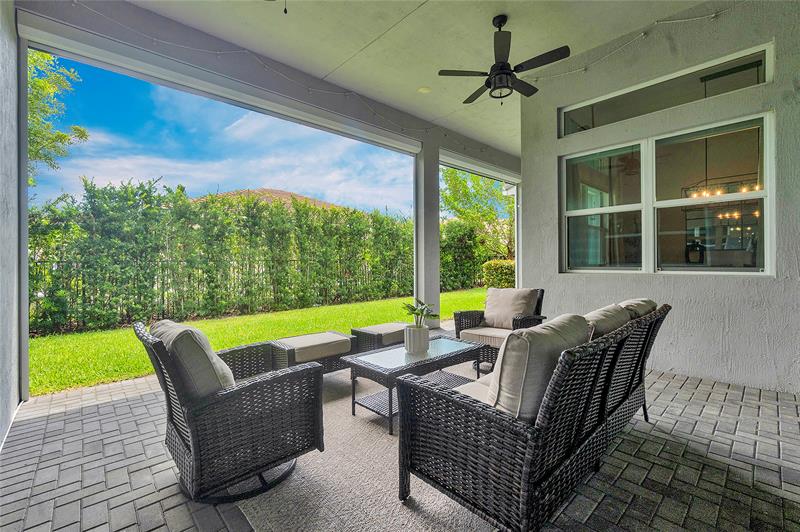 Image 36 of 51 For 9682 Captiva Cir