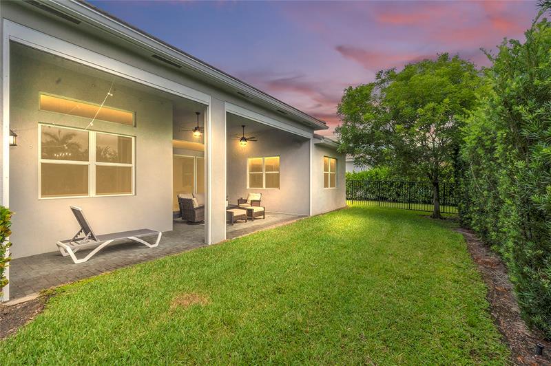 Image 42 of 51 For 9682 Captiva Cir