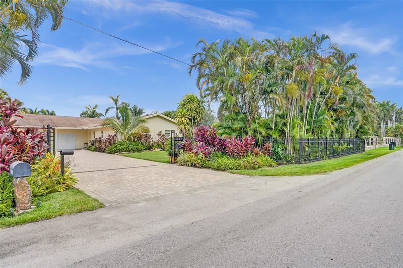 Details for 5521 162nd Ave, Southwest Ranches, FL 33331
