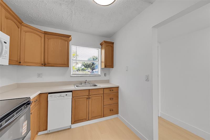 Image 11 of 22 For 4122 61st Ave  8