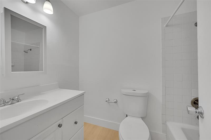 Image 15 of 22 For 4122 61st Ave  8