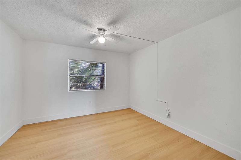 Image 18 of 22 For 4122 61st Ave  8